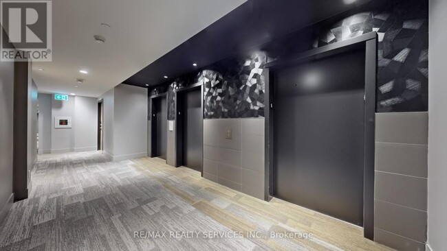 Photo du bâtiment - 1787-1787 St Clair Ave W