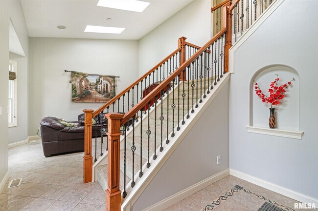 Building Photo - 2924 W Playden Dr