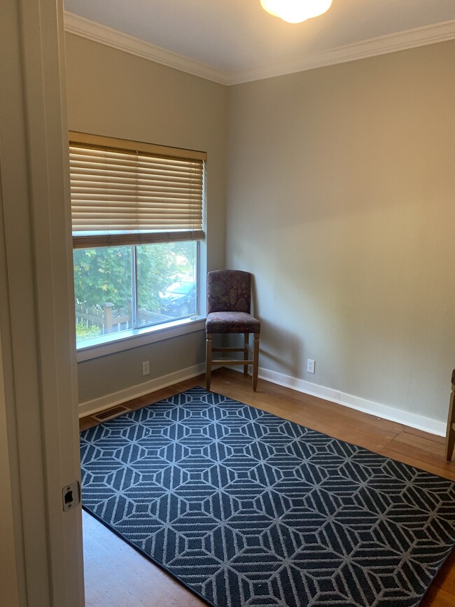 Building Photo - 19 W Dravus St