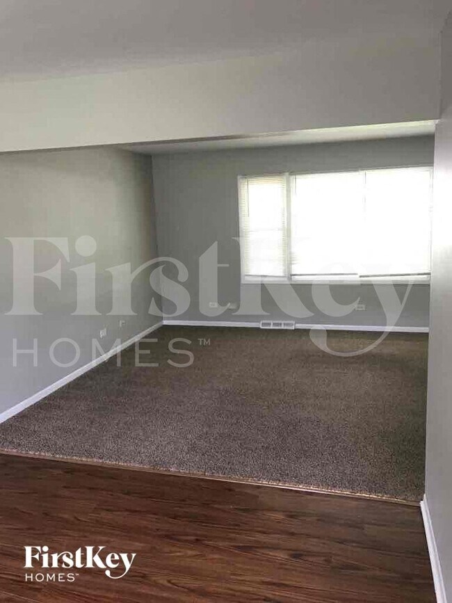 Foto del edificio - 2S383 Riverside Ave