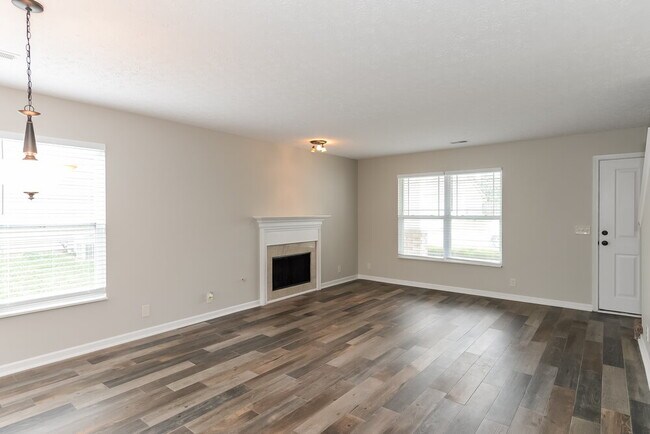 Building Photo - 1704 Stone Hollow Ct