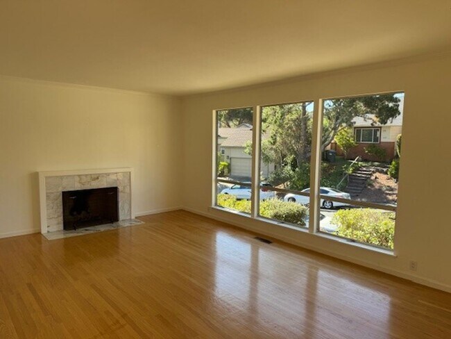 Foto del edificio - Beautiful home in Laurel Wood