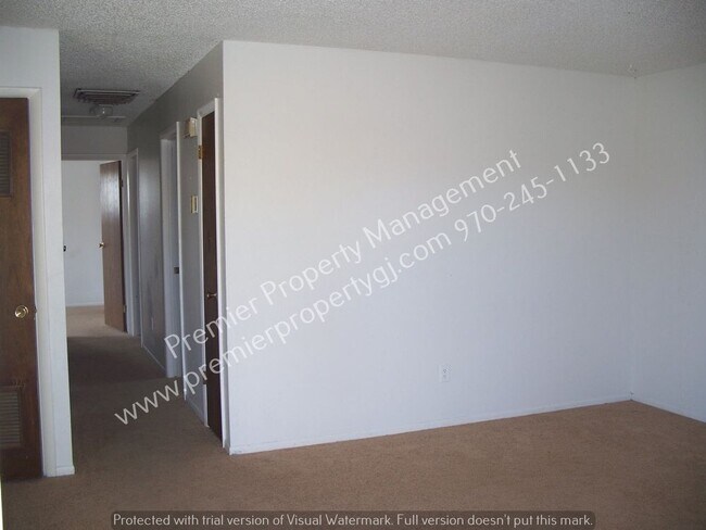 Building Photo - 3047 1/2 Lancaster Gate St