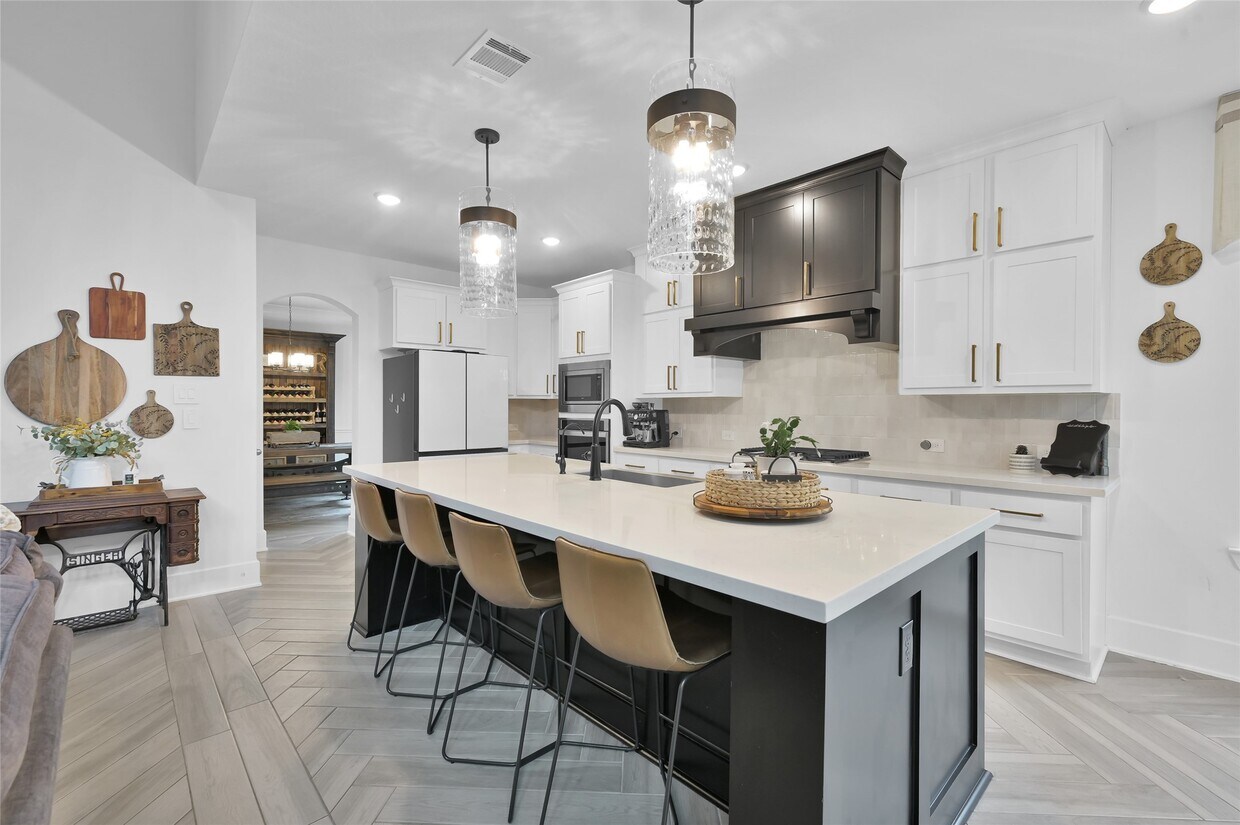 Foto principal - 1145 Lake House Dr
