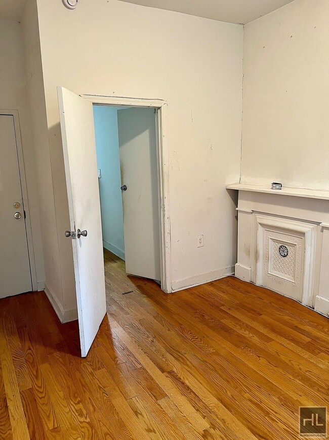 Foto del edificio - 2 BR 2 BA in Prime Bushwick