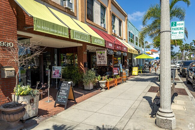 Coronado's downtown is full of shops.