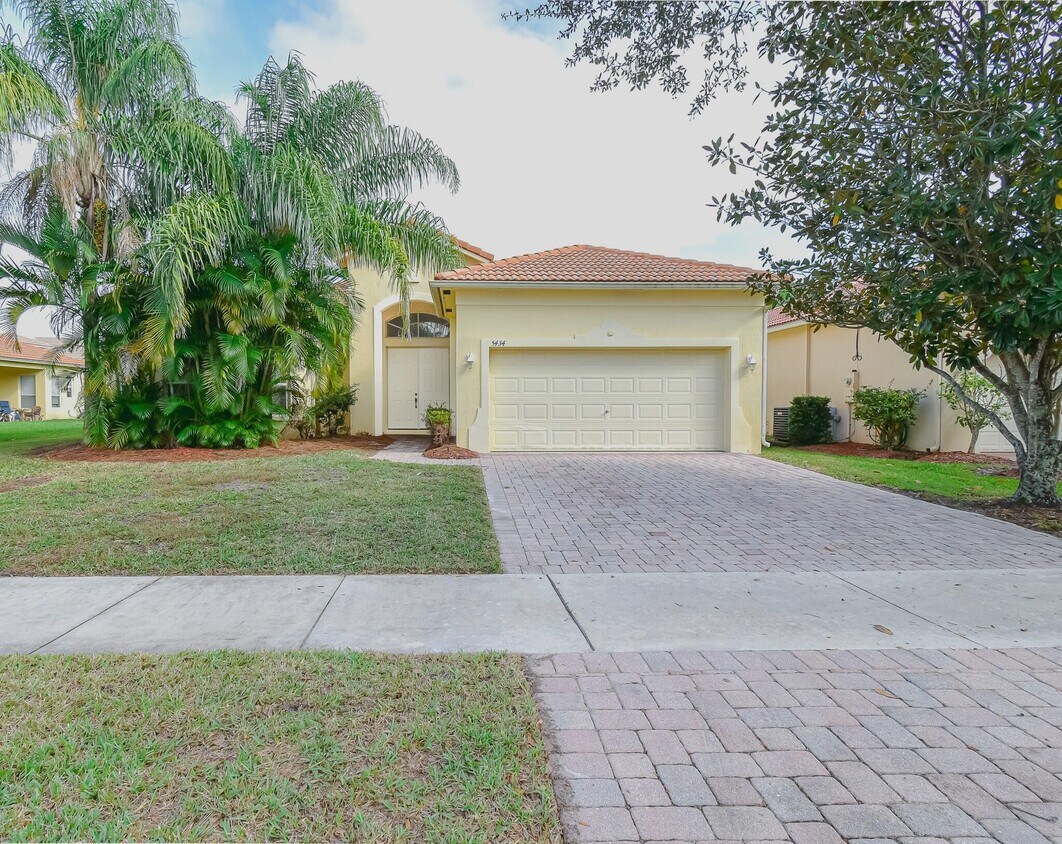 5434 Place Lake Dr, Fort Pierce, FL 34951 House Rental in Fort Pierce