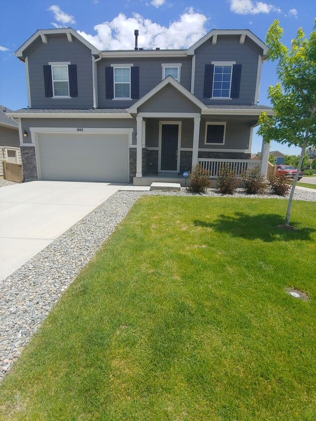 Gorgeous 4 Bed 3.5 Bath in Fantastic Location - Gorgeous 4 Bed 3.5 Bath in Fantastic Location