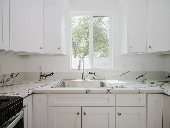 Foto del edificio - 21032 Ingomar St