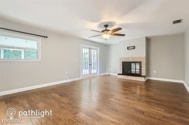Foto del edificio - 3 br, 2 bath House - 2226 Stacy Court UNIT