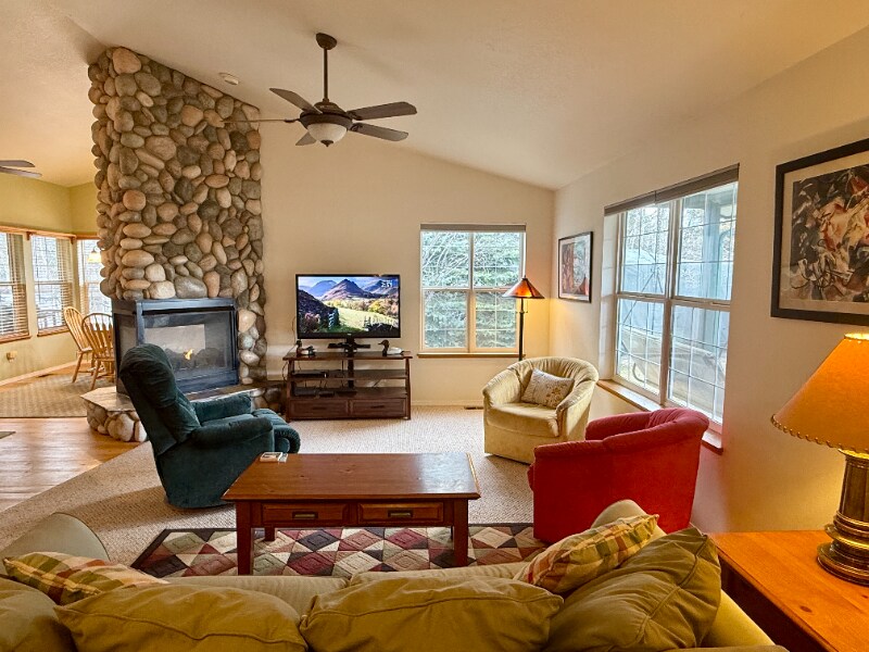 Foto principal - 530 Glenwood Rd