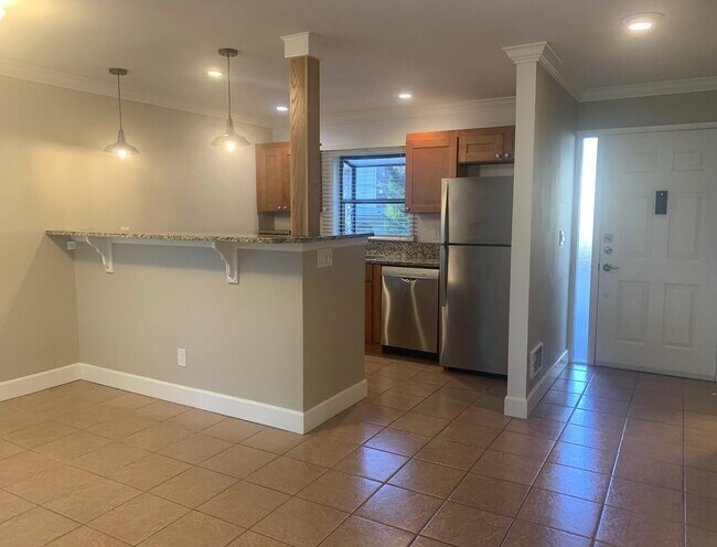 Foto del edificio - AVAILABLE NOW - 3 Bed/1.5 Bath Townhome in...