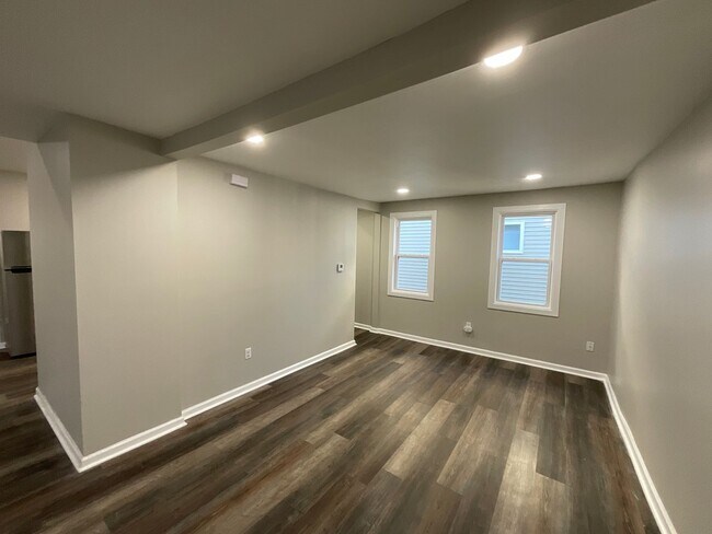 Building Photo - 6900 Lawn Ave