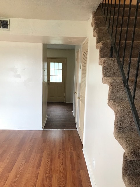 Foto del edificio - 3613 Willow Creek Ct