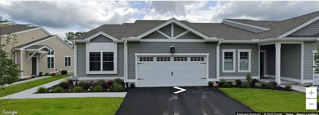 Front view of the house from street view.. - 36 Clearview Ter