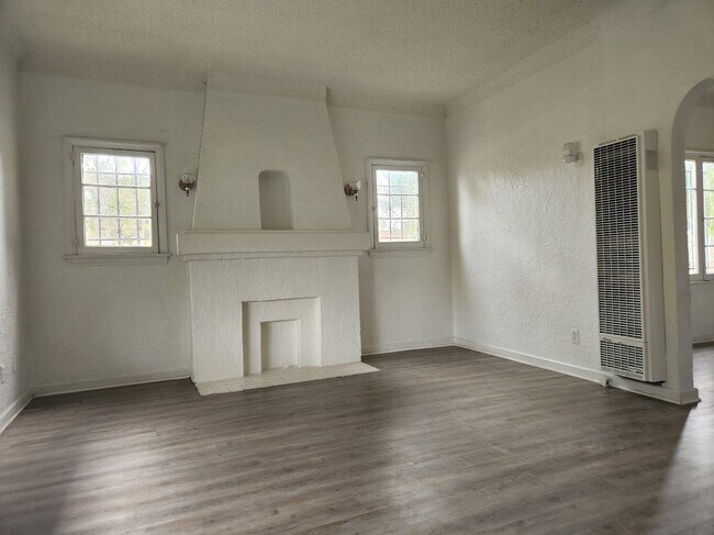 Foto del edificio - 2633 S Ridgeley Dr