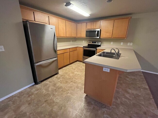 Foto del edificio - 3 bdrm/2.1 bath Duplex for Rent in Harrisburg