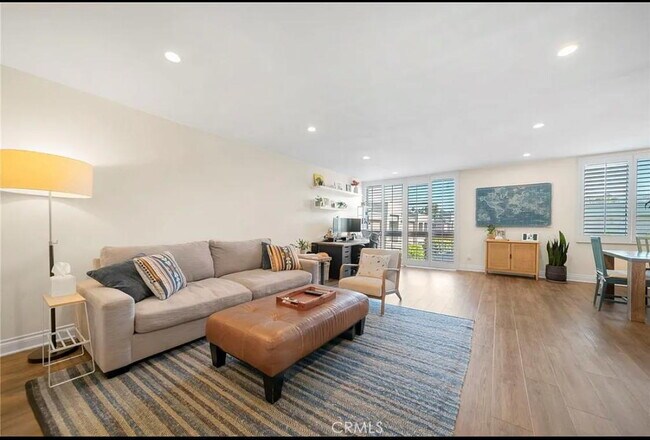 Foto del edificio - "Chic 1-Bed Encino Apartment with Modern A...