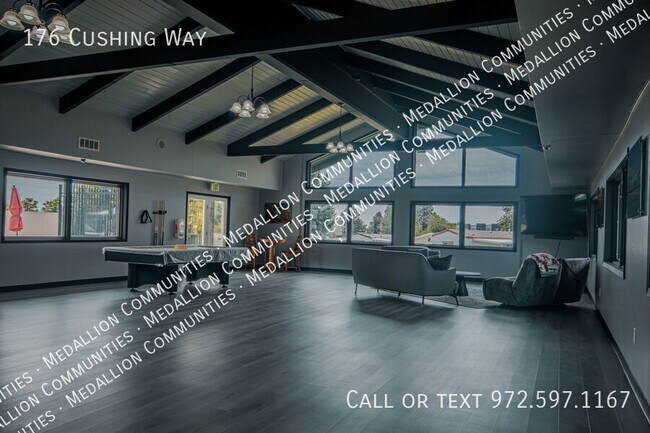 Foto del edificio - 176 Cushing Way