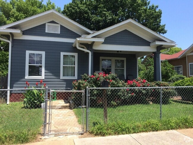 Building Photo - 1205 Chamberlain Ave