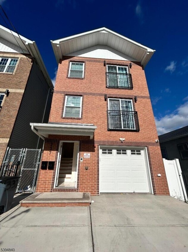 Foto principal - 337 13th Ave