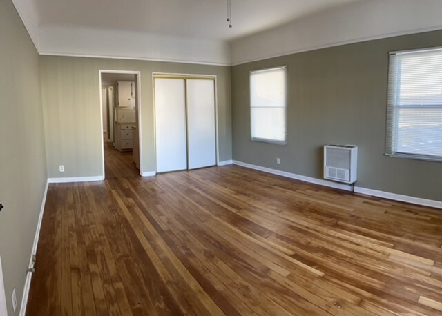 Building Photo - 422 E Chevy Chase Dr