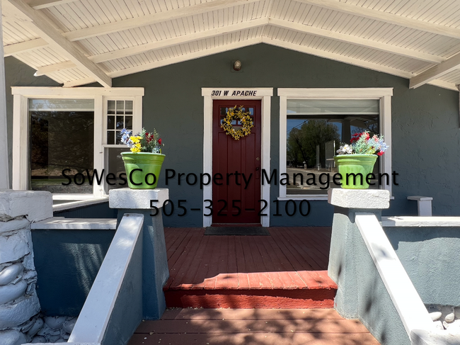 Building Photo - Single Family Two Bedroom Home