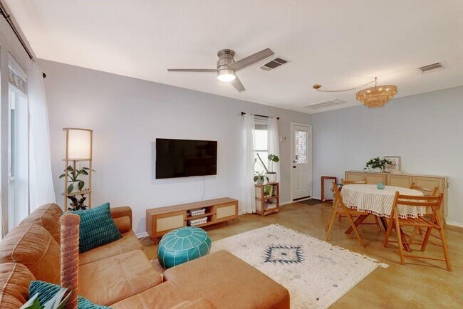Foto del edificio - 4604 Best Way Ln