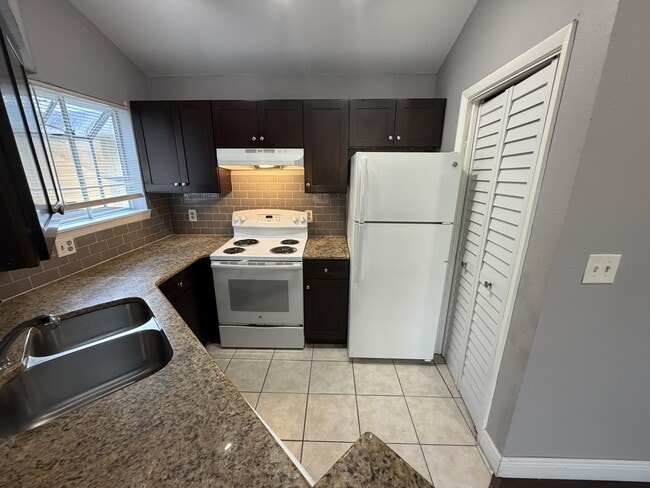 Photo - 1940 Lake Atriums Cir Townhome