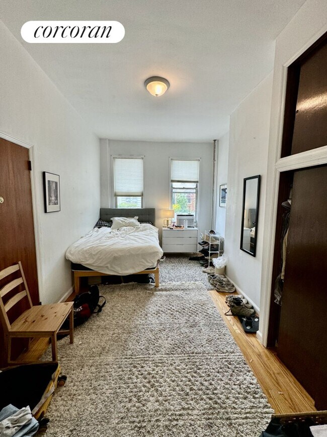 Building Photo - 102 Powers St