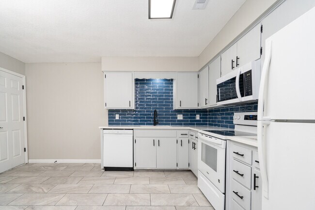 Building Photo - 2507 Winterbrook Dr