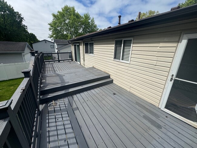 Building Photo - 3028 Quinby Dr