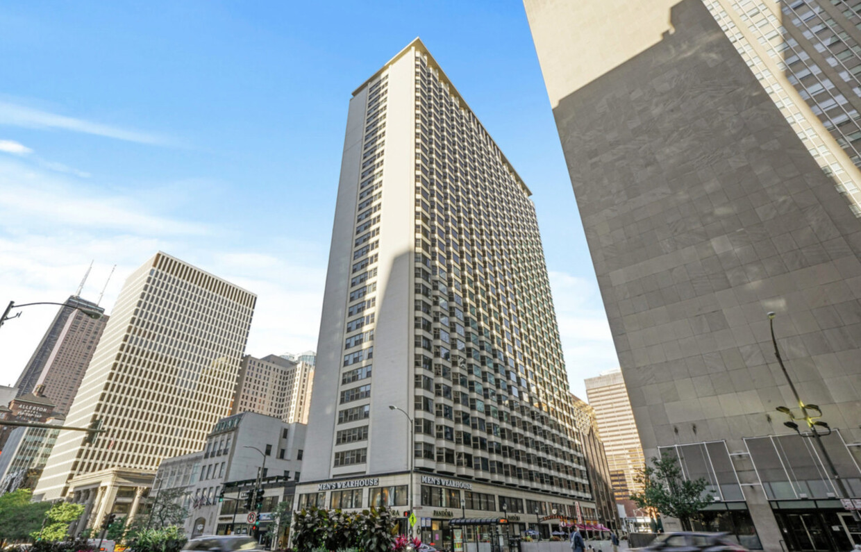 Primary Photo - 535 N Michigan Ave