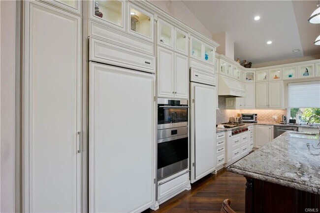 Foto del edificio - 27048 Triumph Ave