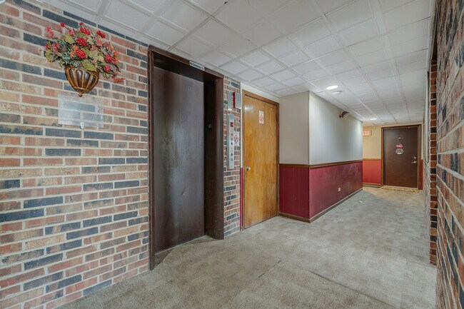 Foto del edificio - 7117 W 93rd St