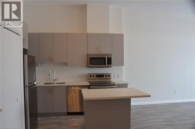 Building Photo - 85B MORRELL Street Unit# 226