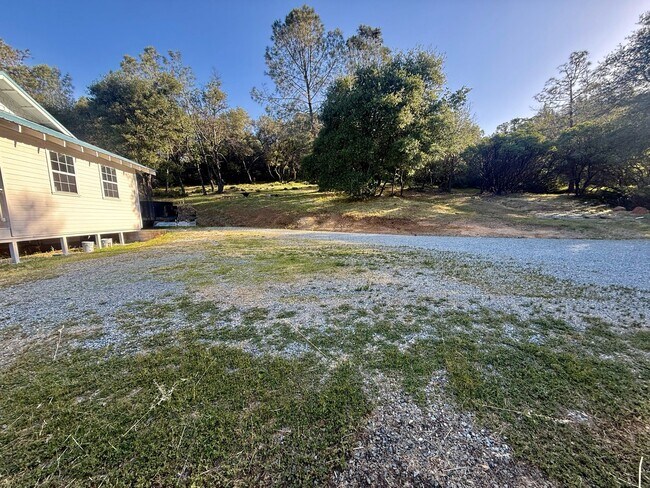 Foto del edificio - 16083 Indian Springs Ranch Rd
