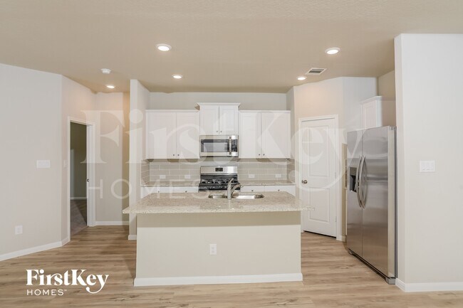 Foto del edificio - 31773 Untrodden Way