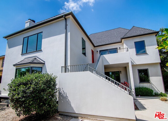 Building Photo - 8021 Blackburn Ave