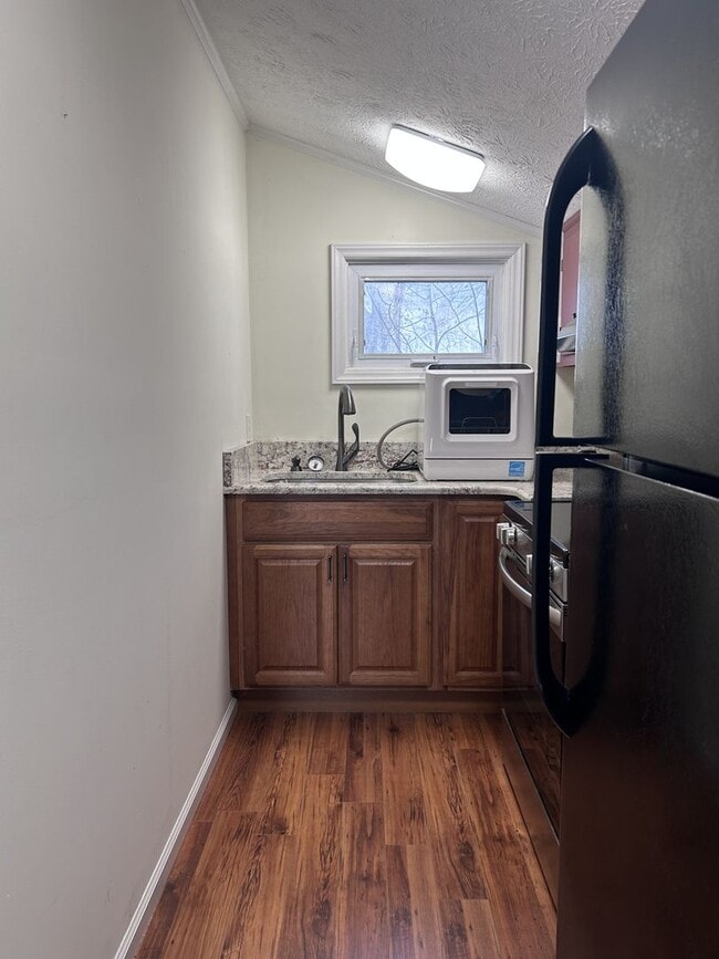 Foto del edificio - Cute Garage Apt and Cozy Living with a Front-Deck View