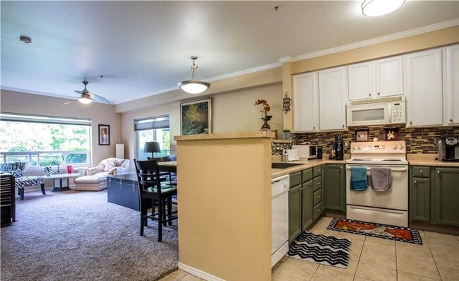 Foto del edificio - One Bedroom + Office, First floor unit