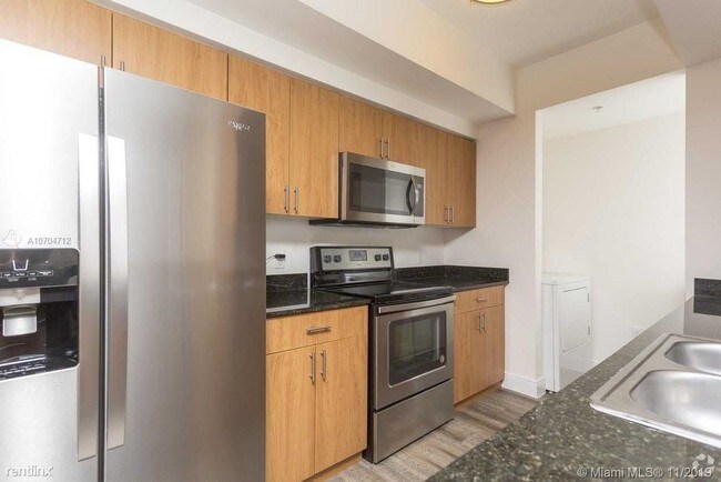 Building Photo - 2 br, 2 bath Apartment - 9345 SW 77 Ave 207
