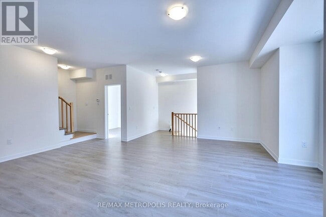 Building Photo - 1695 Dersan St