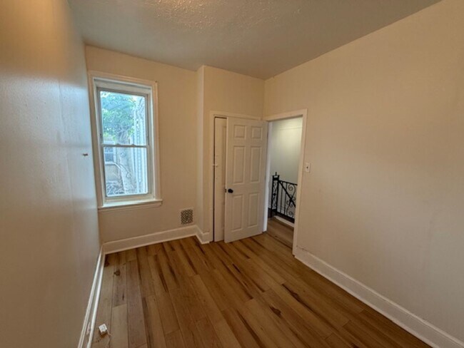 Foto del edificio - Spacious 3-Bedroom Home in North Philadelphia