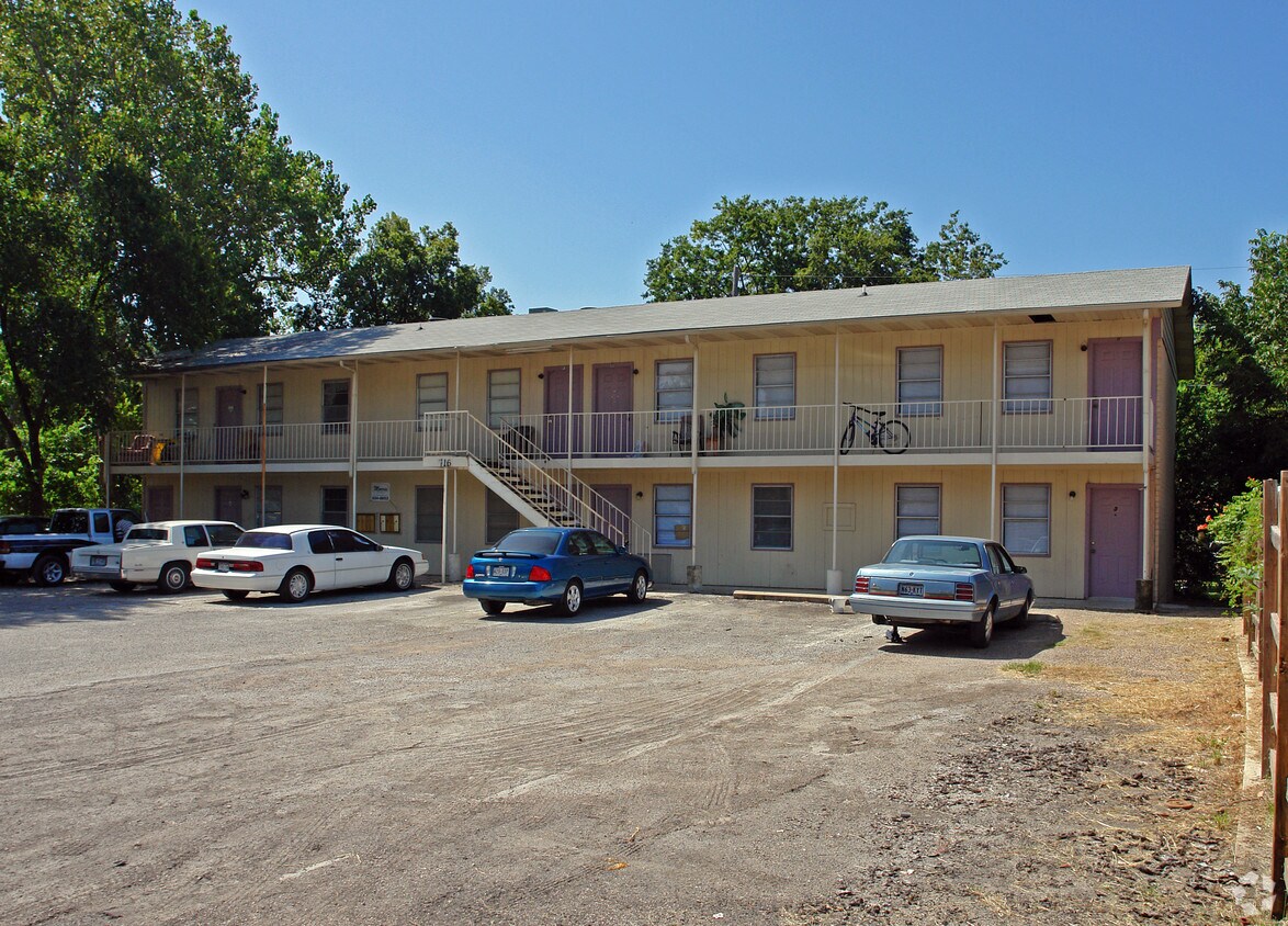 Building Photo - 716 Avenue I