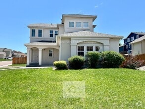 Building Photo - 8486 Meadowcrest Dr