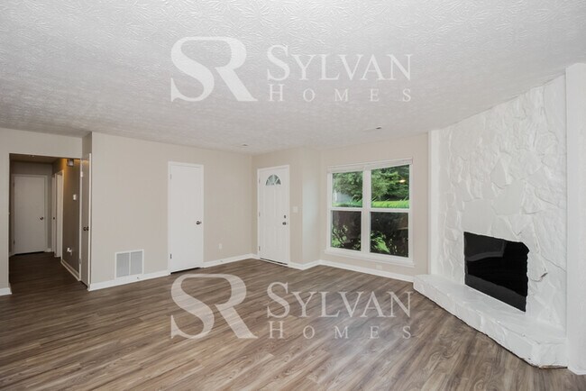 Foto del edificio - The living is easy in this 3 bedroom, 2 ba...