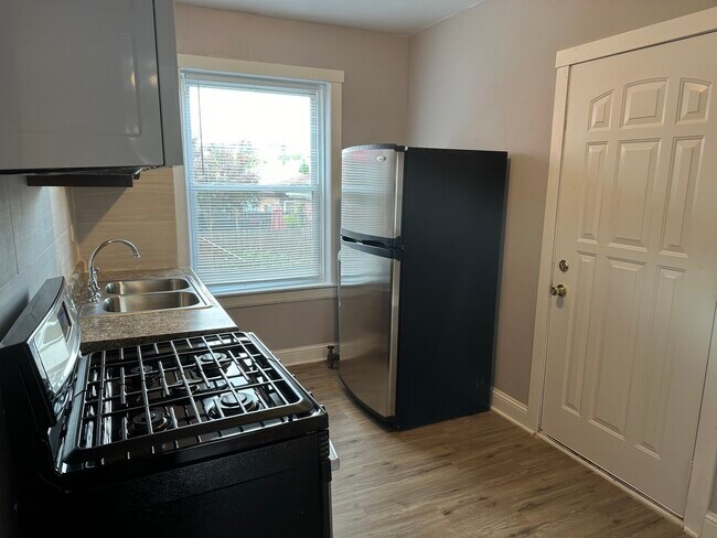 Foto del edificio - 4054 W Dickens Ave