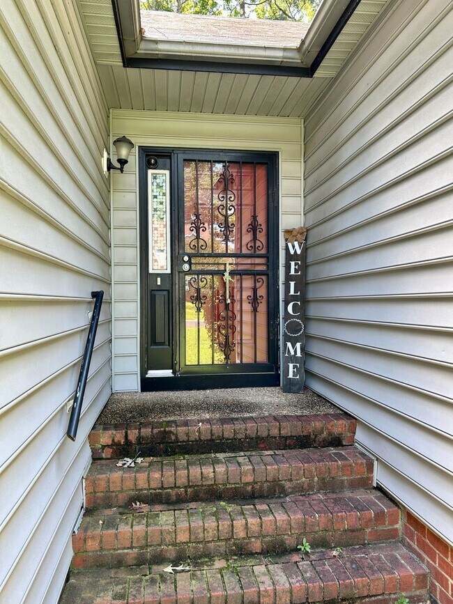 Foto del edificio - Charming 4 Bedroom, 2.5 Bath Home – Single...