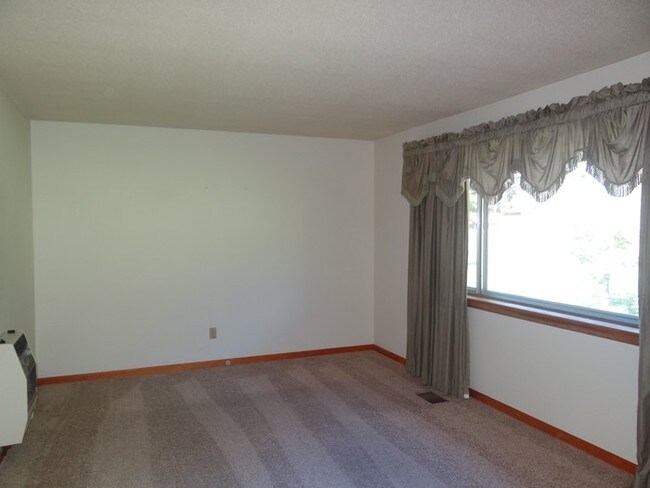 Building Photo - 227 Hulsey Dr